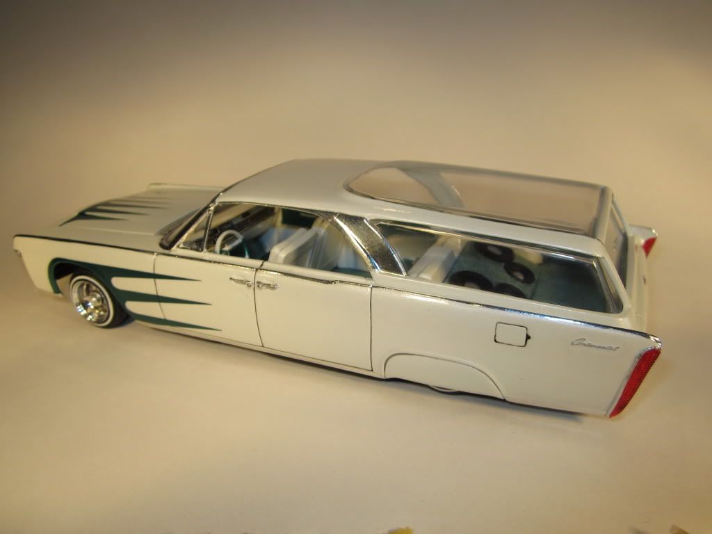 1965LincolnContinentalStationWagon035.jp