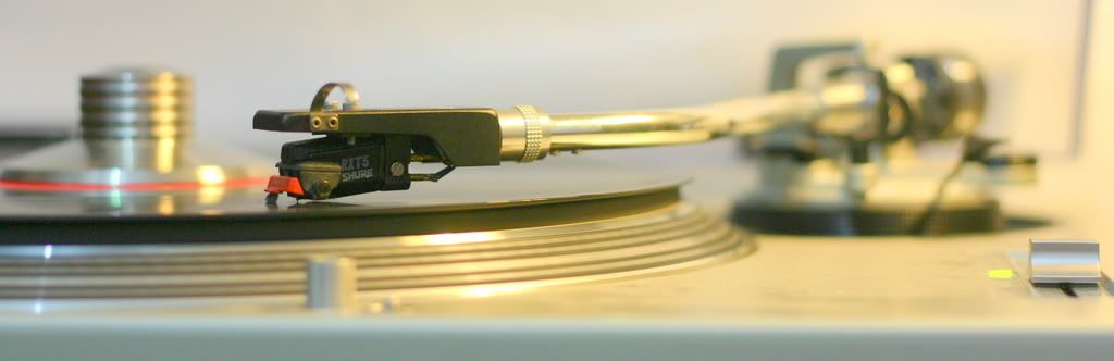 http://i173.photobucket.com/albums/w48/renaudmumu/Technics%20SL1200MkII/IMG_5970.jpg