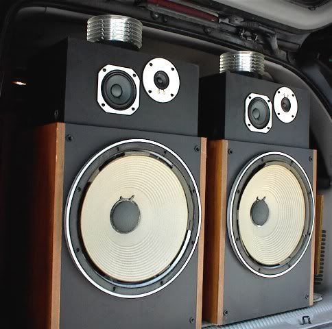 http://i173.photobucket.com/albums/w48/renaudmumu/pioneer/PioneerHPM-1500Speakers.jpg