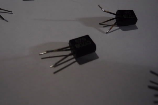 http://i173.photobucket.com/albums/w48/renaudmumu/setton/PS5500/transistorsmoisis.jpg