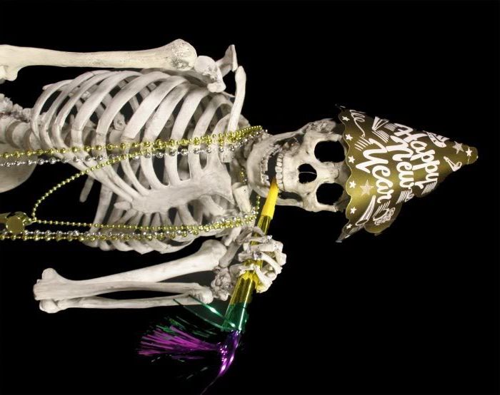 [img width=554 height=700]http://i173.photobucket.com/albums/w58/Hardcorefreak_photos/happyNewYear0SM.jpg[/img]