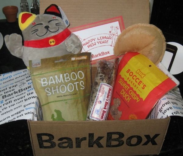 what comes in a barkbox 2016