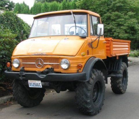 1972_Mercedes_Benz_UNIMOG_406_4x4_Diesel_Truck_Front_1.jpg