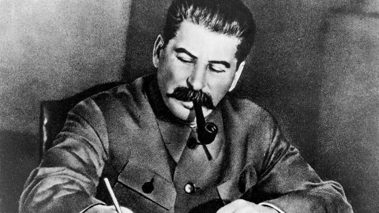 Stalin_working_zpsqu09zwq8.jpg