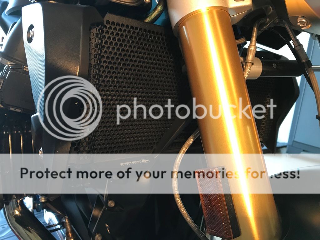 Evotech Performance (EP) Radiator Guard installed | BMW R1200R Forum